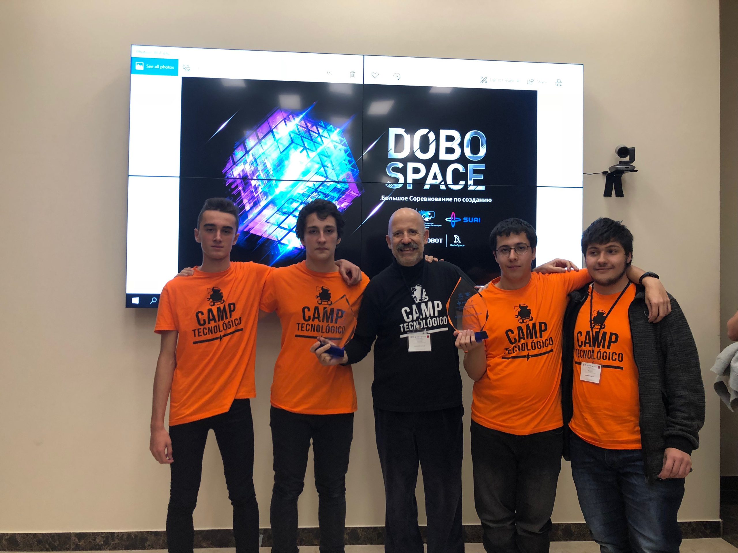 El Equipo Camp Tecnologico | Dobot Magician | UNESCO IITE 2018